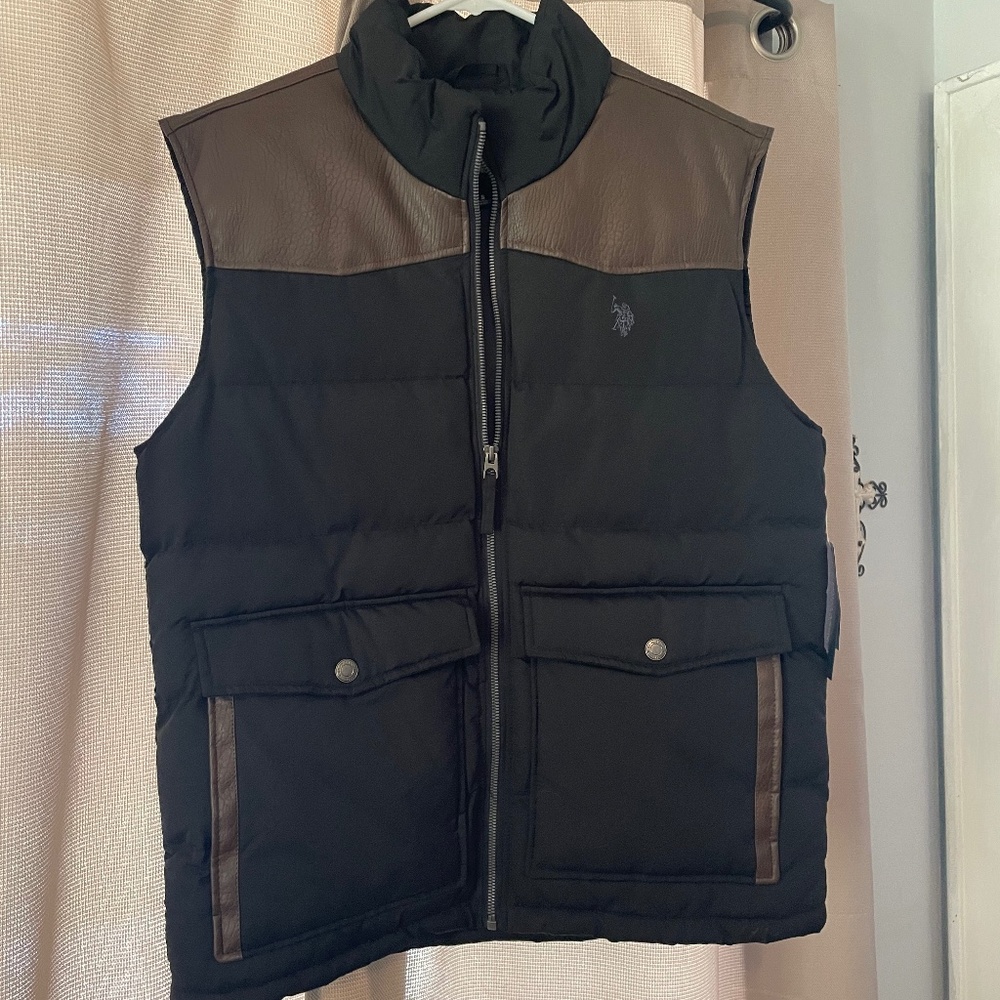 Men’s puffy vest